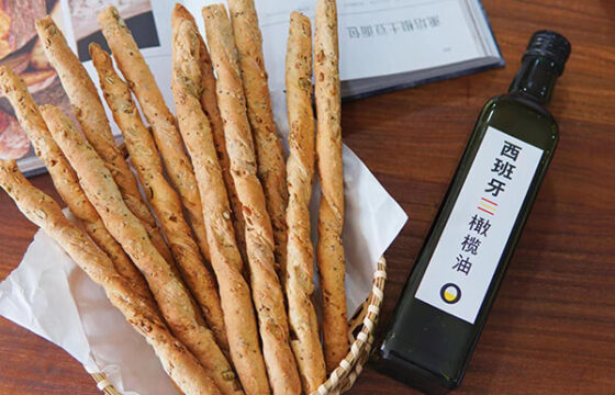低脂健康全麦坚果面包棍